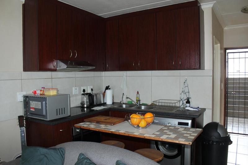 2 Bedroom Property for Sale in Buhrein Western Cape